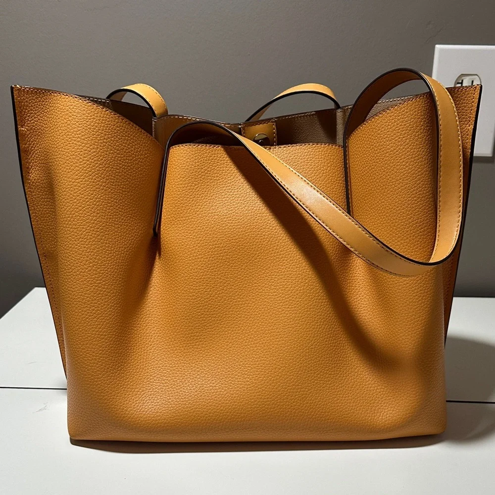 Michael Kors Emilia Large Pebbled Leather Tote Bag with Matching Wallet Set - Picture 8 of 11